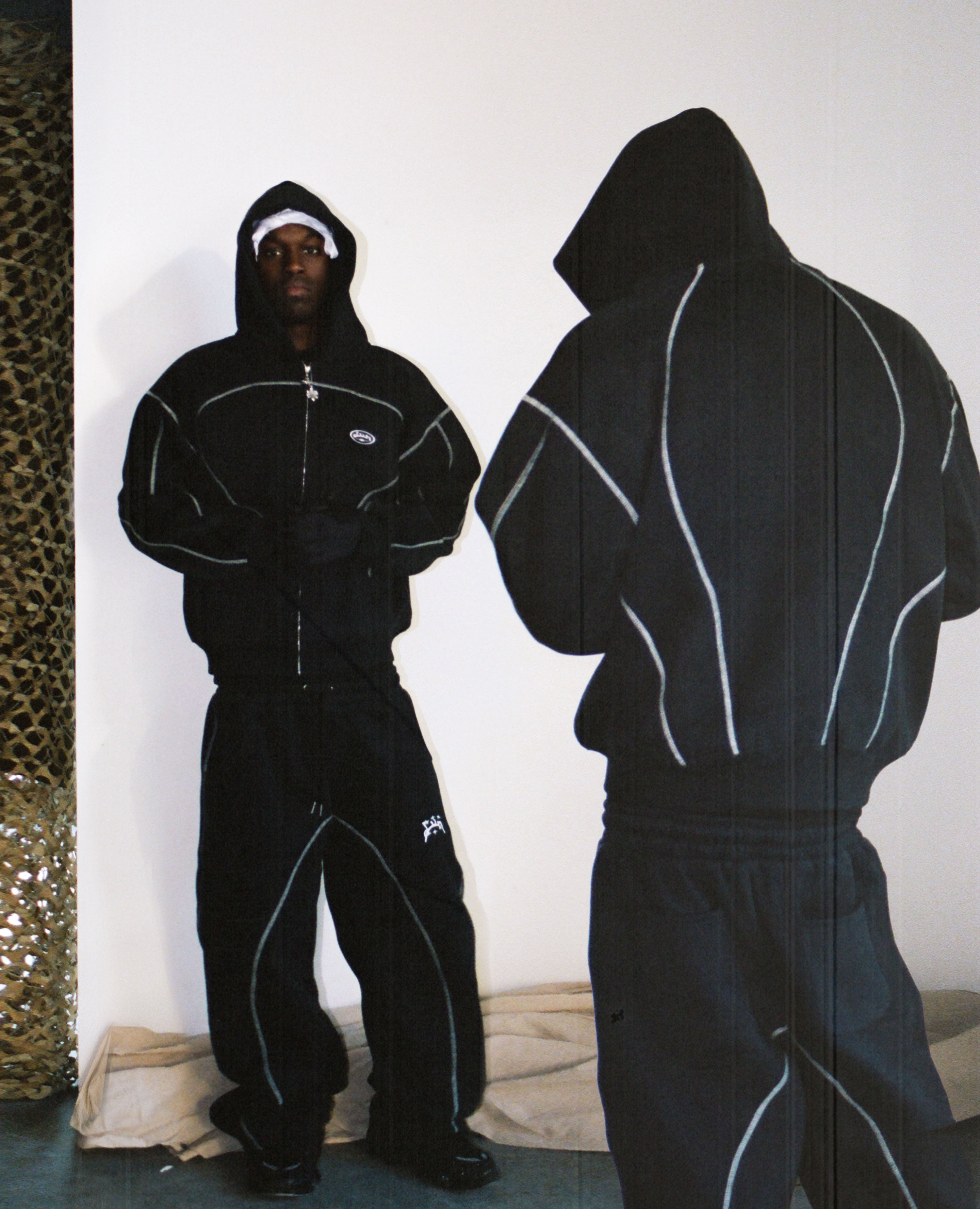 DIVINBYDIVIN | Black Line Zip Hoodie