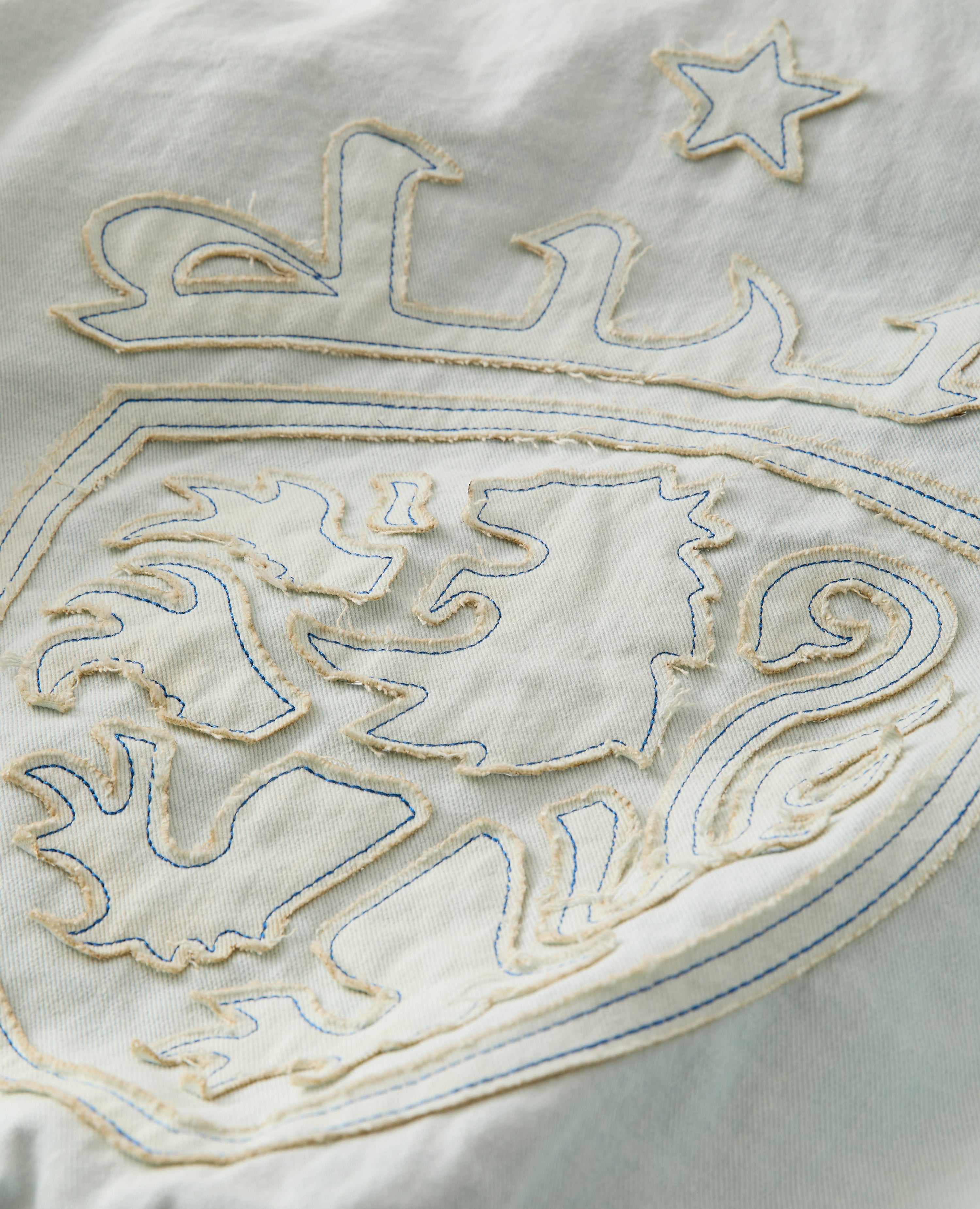 WHITE COAT-OF-ARMS JACKET