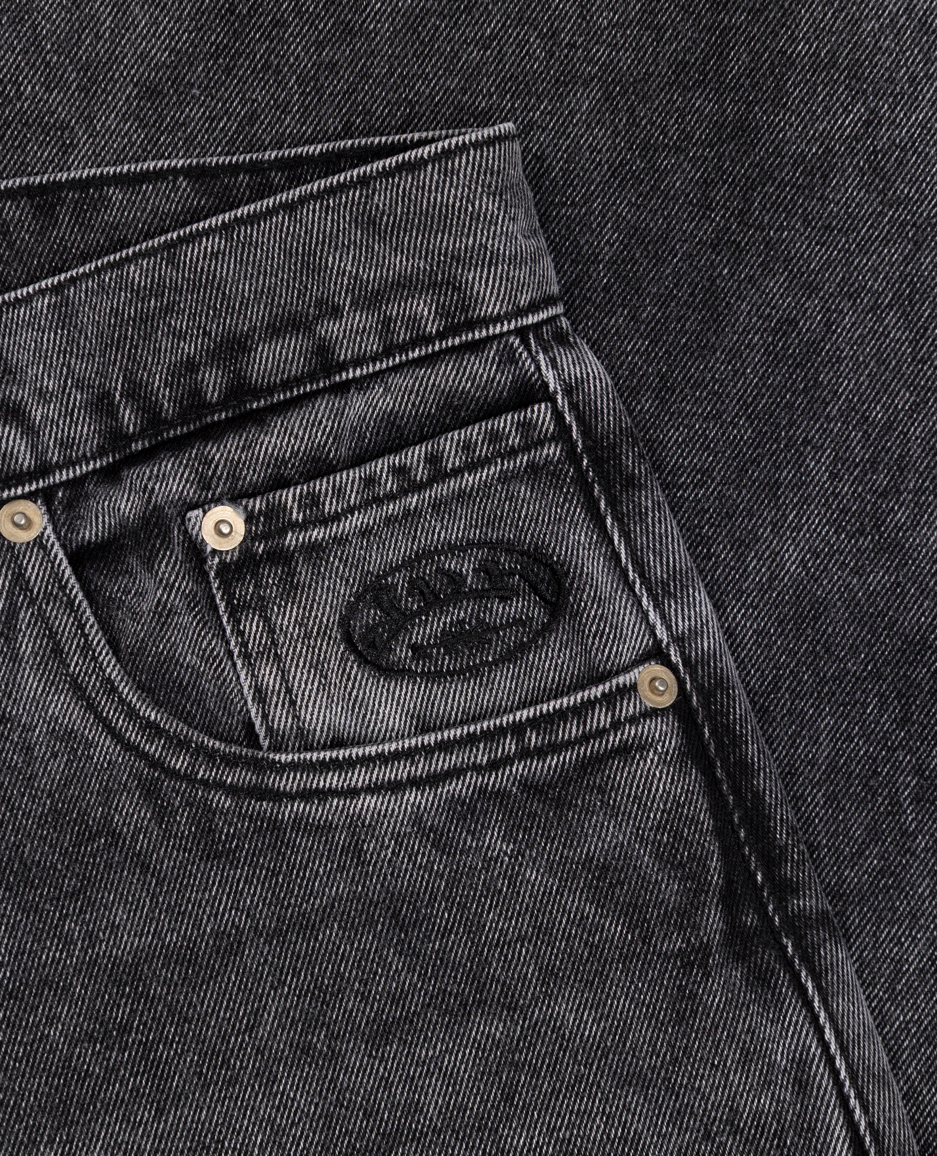 WASHED GREY BEAST DENIM