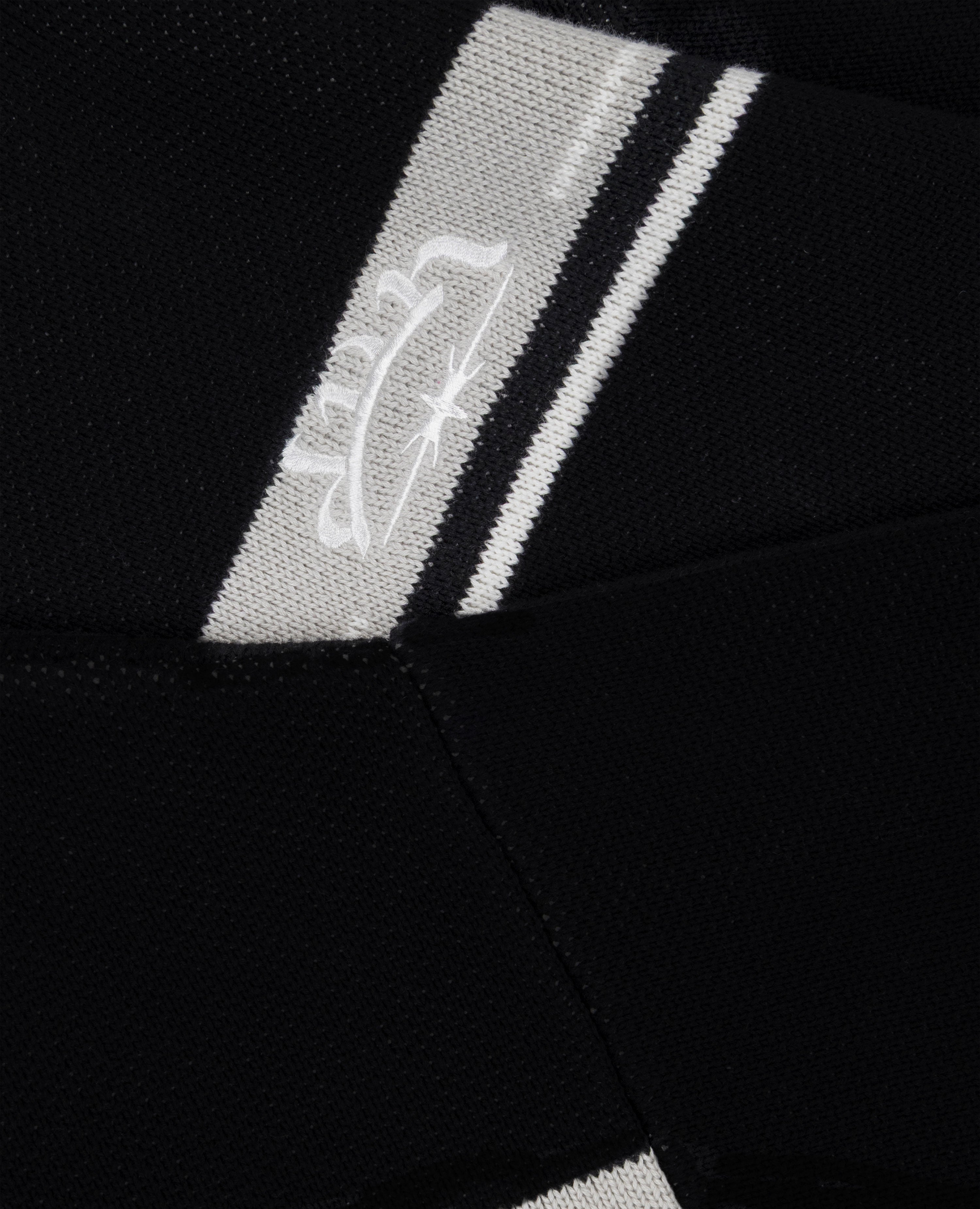 DARK LINE KNIT
