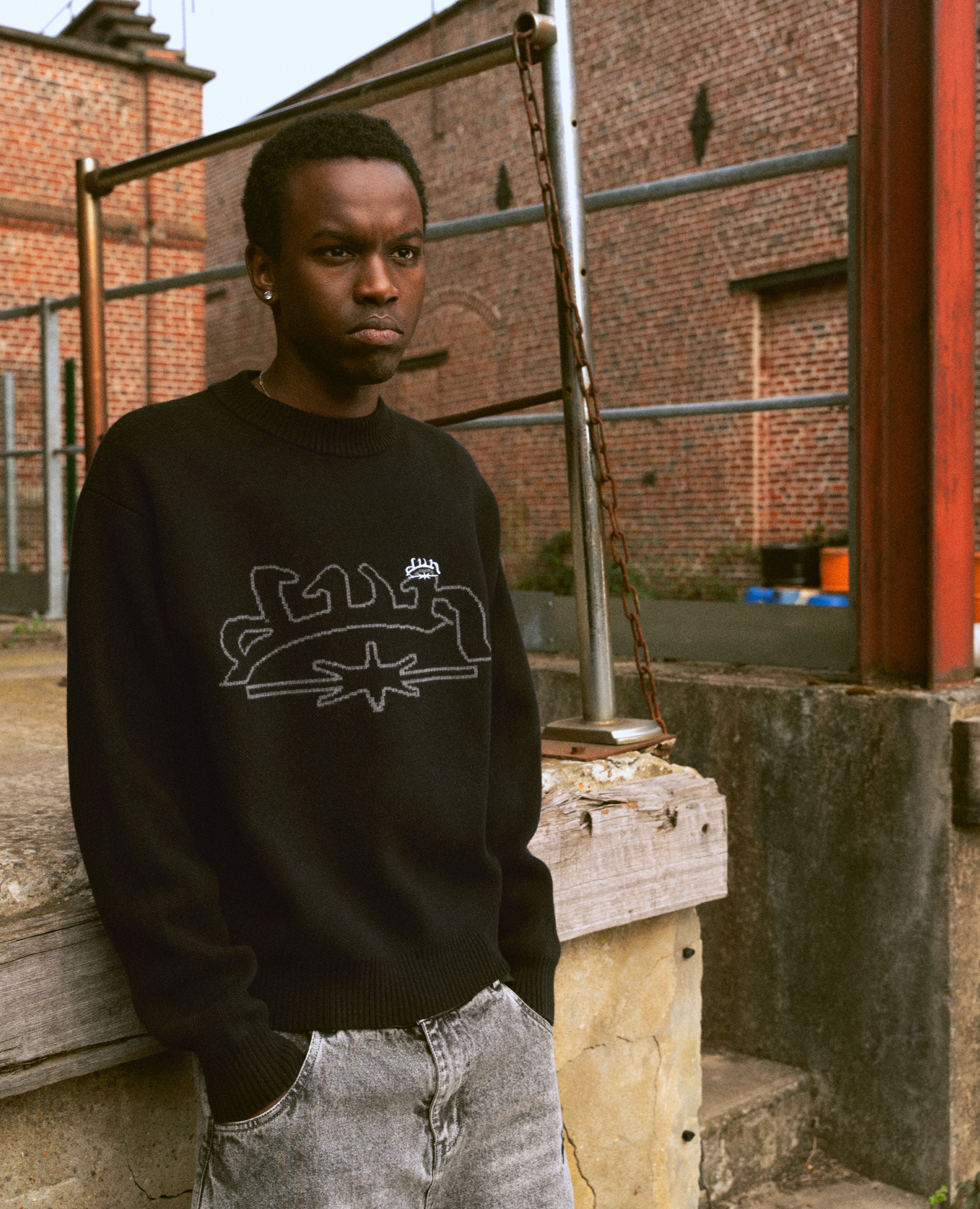 BLACK KNITWEAR